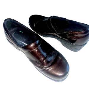 Klogs Non Slip Work Shoes Patent Leather Footwear Size 7.5 M Portland